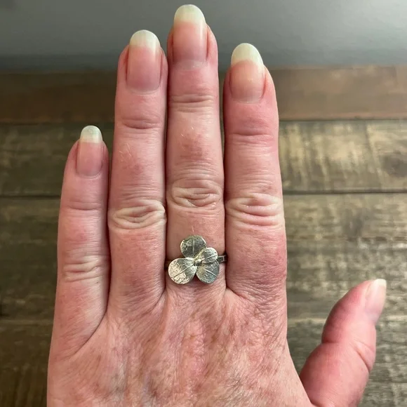 Sterling Silver Flower Ring - Picture 3 of 3